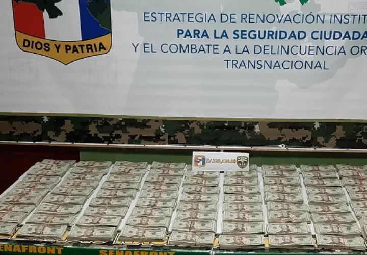 Unidades del Servicio Nacional de Fronteras dan con el decomiso dentro de un vehículo tipo camioneta de los $329,420 en denominaciones de $20.00 el cual  estaba oculto dentro de un doble fondo en el área de techo del auto.