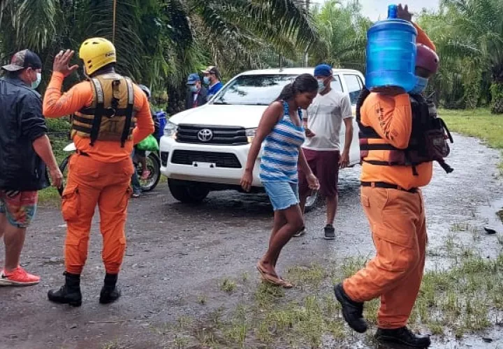 Apoyan a la población con el abastecimiento de agua potable en Chiriquí. 