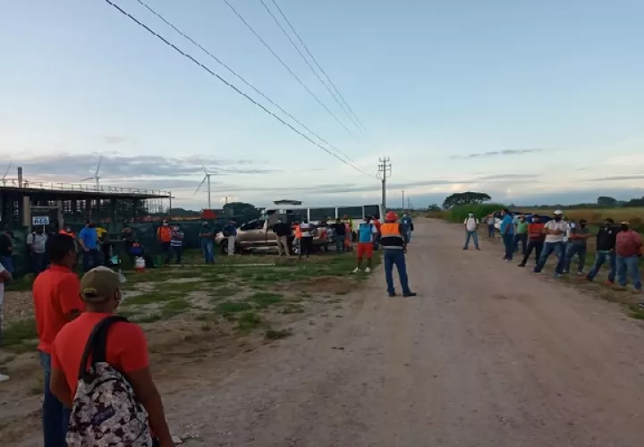 Miembros del Suntracs paralizan la construcción del nuevo hospital Aquilino Tejeira en la provincia de Cocle.