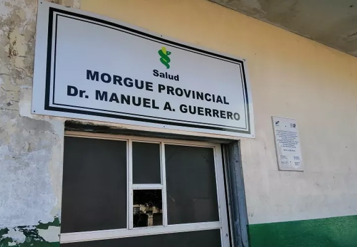 El cuerpo de Alexander Gómez, de 25 años de edad fue trasladado a las instalaciones de la Morgue Judicial Dr. Manuel Amador Guerrero en la provincia de Colón.