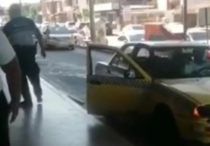 Wood Hayden fue llevado a urgencias de la Policlínica don Laurencio Jaén Ocaña de Sabanita en un vehículo taxi.