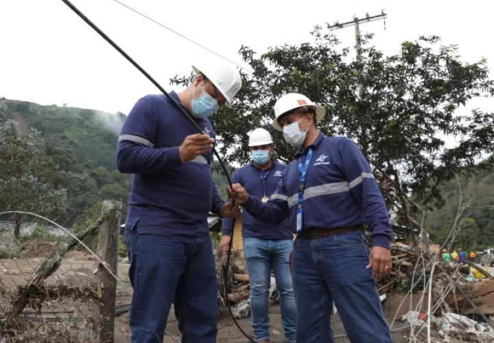 Setenta y cinco personas han tenido que estar en campo para solucionar los daños a la red. Cortesía