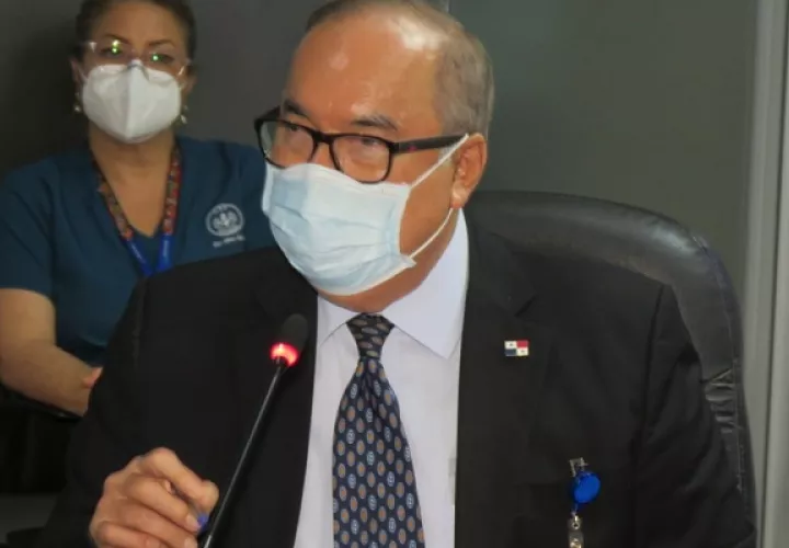 Enrique Lau pidió celebrar este año de manera diferente.