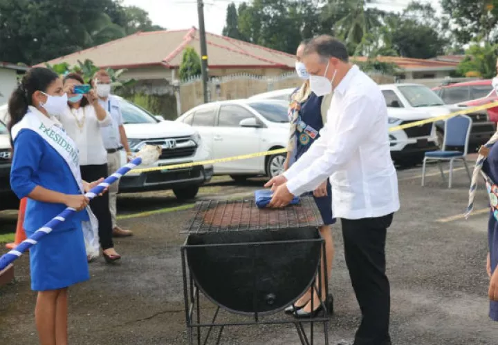 En la ceremonia se lamentaron los estrados Eta y las muertes por la pandemia. Foto: José Vásquez.
