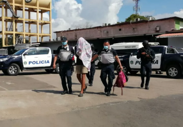 El supuesto homicida llevaba consigo un arma calibre 9 milímetros con un proveedor. Foto: Eric A. Montenegro.