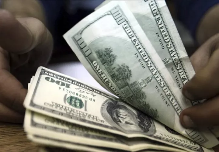 El portal ofrece como principal atractivo, un curso virtual de educación financiera: "Mejores decisiones desde hoy", el cual incluye varios módulos con contenidos informativos y prácticos sobre el ahorro, el presupuesto y el crédito.