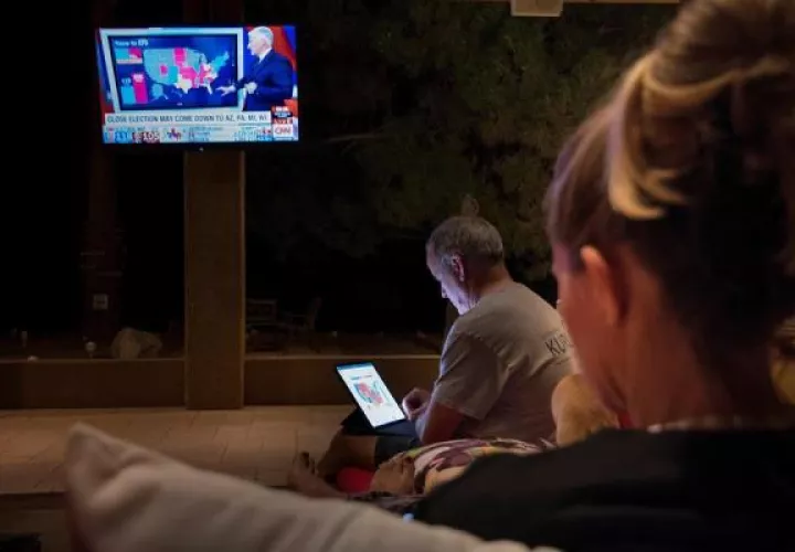 En las últimas horas, Joe Biden ya había acortado distancias con Donald Trump, quien llegó a tener 750,000 votos de margen durante la noche electoral. Foto: EFE