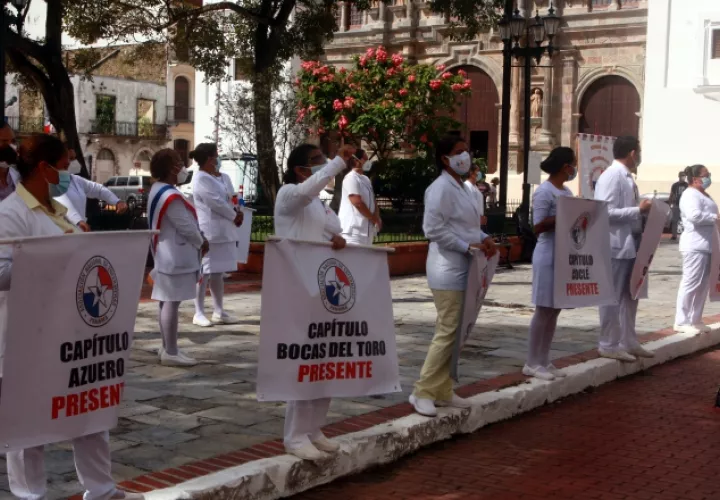 Ayer, marcharon hacia la Presidencia de la República. Foto de Víctor Arosemena