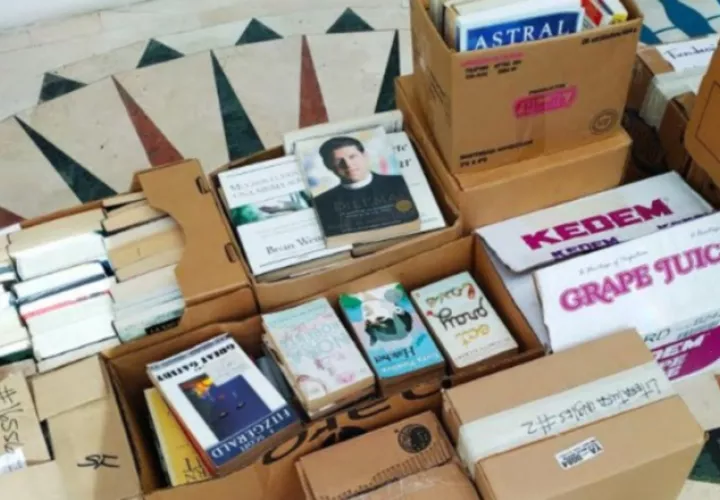 Entregaron más de 400 libros.  Cortesía