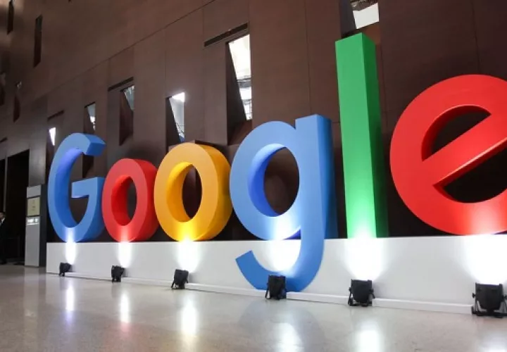 Google aún debate el tema con otros actores de la prensa diaria nacional y regional, así como con revistas. EFE