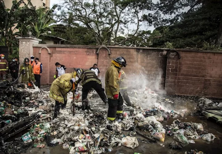 Guatemala ha contabilizado hasta este domingo un total de 27 víctimas mortales de la depresión tropical Eta y 103 personas desaparecidas.