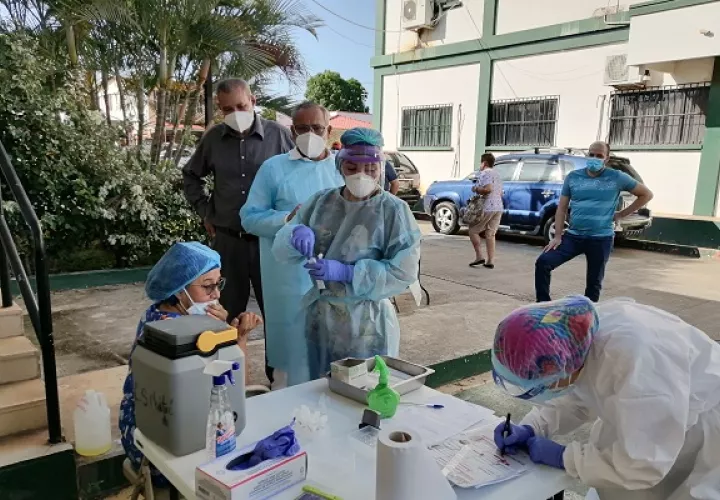 En la provincia de Herrera, hasta la fecha, se han aplicado un aproximado de 13,700 pruebas de hisopado, en instalaciones del Ministerio de Salud y de la Caja de Seguro Social.