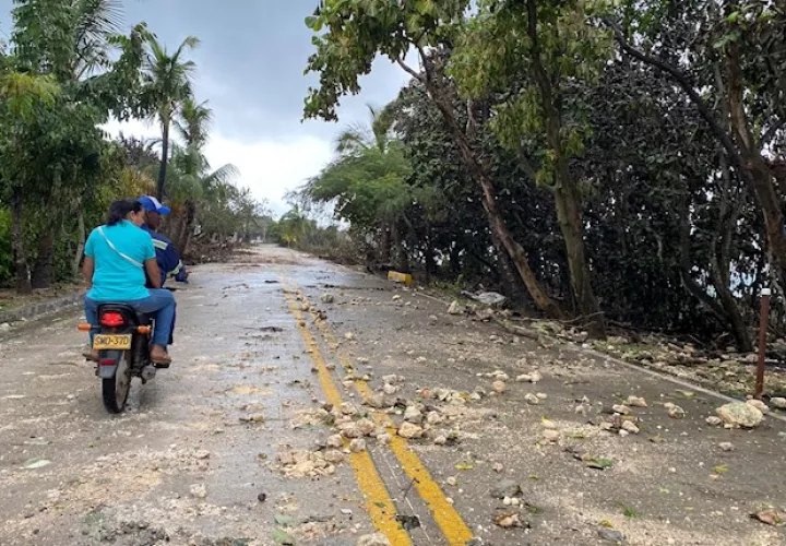 Iota, que tocó tierra la noche del lunes como un poderoso huracán de categoría 4 en Nicaragua, ha causado la muerte de al menos ocho personas en ese país y otras dos en Colombia.