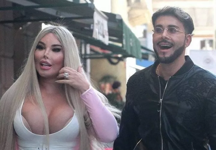 Jessica Alves y el cirujano plástico Giacomo Urtis. Foto: Instagram