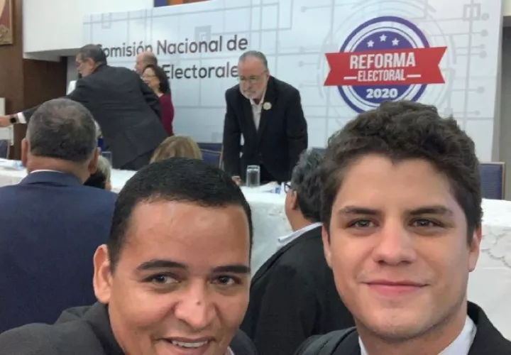 Jorge Luis Paniza (Der.) quien es uno de los mencionados dentro de este caso.