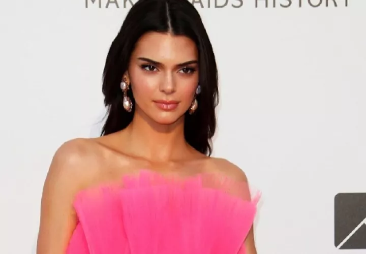 La modelo estadounidense Kendall Jenner en una fiesta del ámbito del Festival de Cine de Cannes.  Foto: EFE