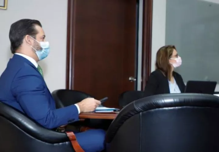 Las acciones del Plan fueron expuestas por el ministro de Salud, Luis Francisco Sucre, al ministro de Comercio e Industrias (Mici), Ramón Martínez.