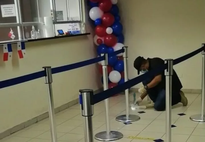 Las señalizaciones han sido reforzadas para los usuarios en la sede principal, como parte del compromiso por cumplir todas las medidas de bioseguridad recomendadas. 