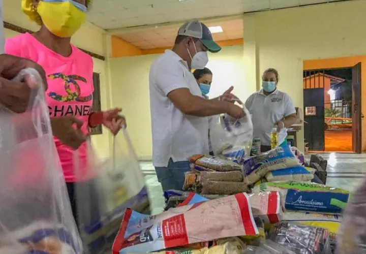 En Natá se trabajó arduamente para enviar la ayuda humanitaria a los damnificados.  