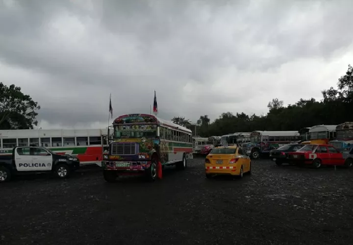Los autobuses de 60 pasajeros solo pueden movilizar 42 personas en tanto que los de 45 el límite es de 30 personas.