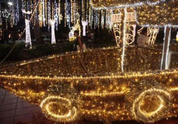 Todos los años antes de Navidad se iluminan diferentes parques de la ciudad de Panamá.