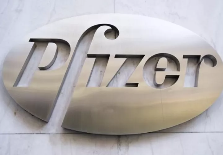 La farmacéutica estadounidense Pfizer ha anunciado que su vacuna contra la covid-19 es eficaz en un 90 %.  EFE