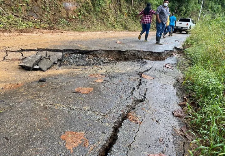 El MOP inspeccionó los daños en las áreas del corregimiento de Soloy. Foto Cortesía MOP