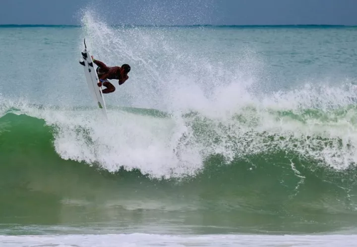 Los surfistas nacionales buscan su mejor ritmo de competencia. Foto:Cortesía