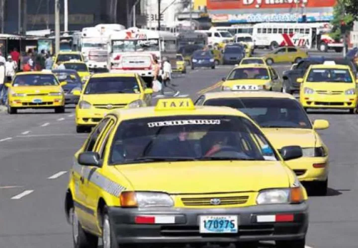 Los taxistas cerraron dos puntos de la ciudad capital y una vía en Arraiján.