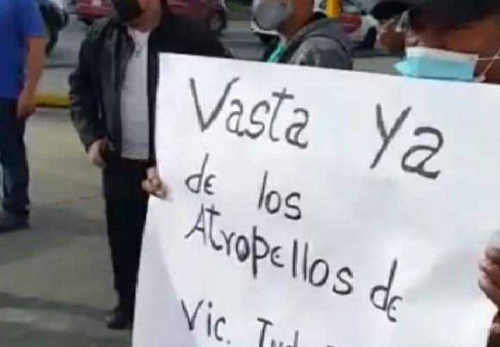 Joaquín Espino, dirigente transportista asegura que se trata de 800 conductores afectados.