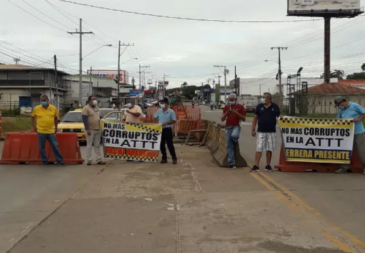 Los taxistas indicaron que las protestas continuarán hasta que se derogue la medida. Foto: Thays Domínguez.