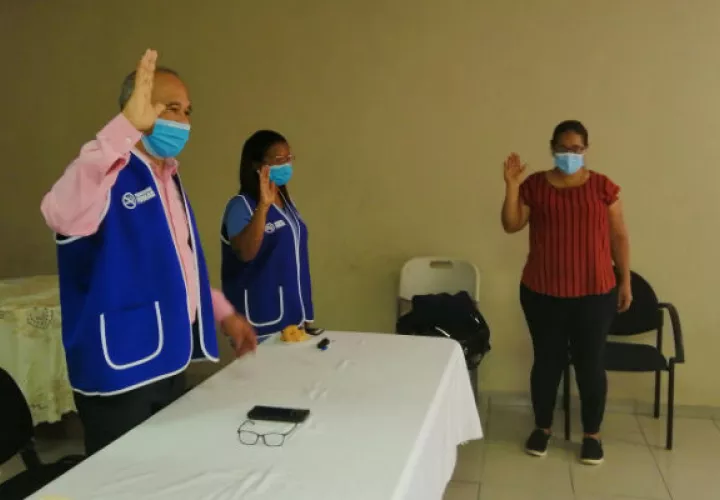 El acto  se verificó en el Centro de Salud de Buena Vista, Henry Simons. Foto: Diómedes Sánchez S.