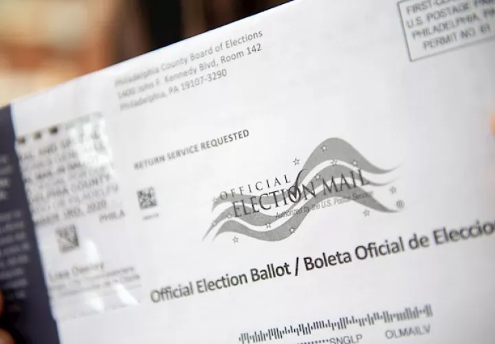 Si la diferencia al cierre del escrutinio es inferior al 1 %, Trump podría solicitar un nuevo recuento de todos los votos, lo que retrasaría aún más un resultado oficial.