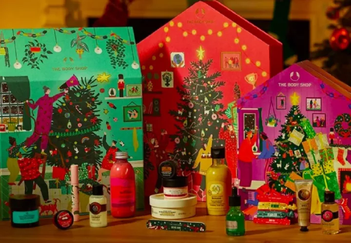 Entre las opciones 'deluxe' menciona la marca The Body Shop. INTERNET