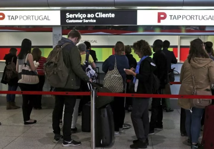 La aerolínea TAP va a reducir la flota, que pasará de 108 a 88 aviones, y se remodelará para ganar competitividad. EFE