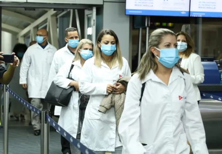 Los médicos cubanos reforzarán la lucha contra la COVID-19 en Panamá.
