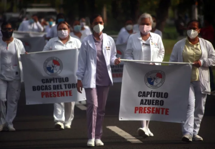 Las enfermeras marcharon a la presidencia el 25 de noviembre y han aplazado medidas de fuerza, esperando respuesta del Ejecutivo. Foto de Víctor Arosemena