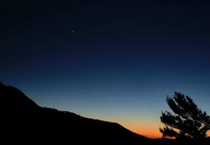 El fenómeno será visible desde cualquier lugar de la Tierra, una hora después de la caída de sol. Foto: Nasa