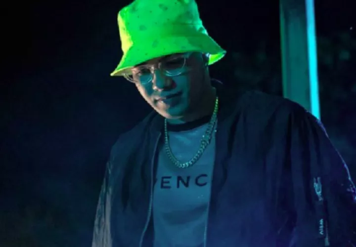 'Hecha Pa' Mi' tiene más de un millón de reproducciones en el Top 50 Global. Foto: Instagram / @bozamusic