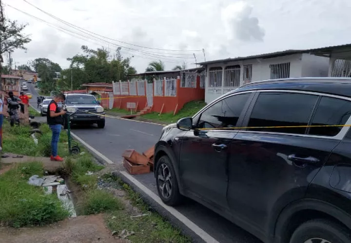Todo el perímetro de la escena del crimen fue acordonado con cinta amarilla. Foto: Diómedes Sánchez S.