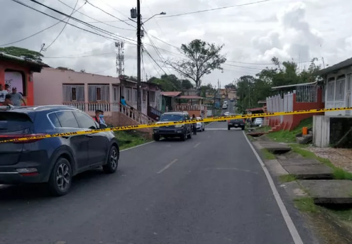 Todo el perímetro de la escena del crimen fue acordonado con cinta amarilla. Foto: Diómedes Sánchez S.