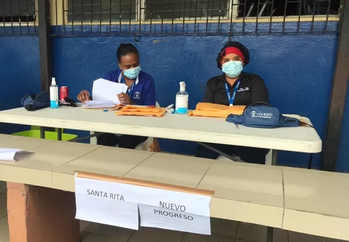 En el Colegio Monseñor Francisco Beckmann se entregó la tarjeta de clave social a los estudiantes de Becas de Concurso de las escuelas de Panamá Norte.