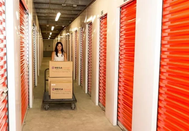 Los alquileres de los mini depósitos desde $9.99 hasta $400 dólares al mes en espacios que van de 10 a 30 metros cuadrados. Foto/Cortesía
