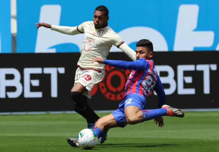 Alberto 'Negrito' Quintero (Izq.). Foto:@Universitario