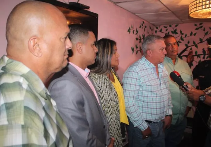 El alcalde Tomás Velásquez, se reunió con los Jueces de Paz y el jefe de la zona de policía de La Chorrera, sub comisionado Ignacio Taylor, para coordinar los operativos a realizarse.