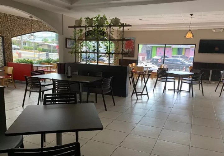 La industria genera 100 mil empleos directos, ya que se suman fondas y restaurantes de los hoteles. 