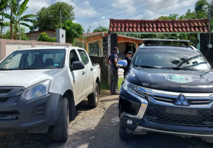 La Policía Nacional revisó todo el perímetro en búsqueda de los atacantes. Foto: Diómedes Sánchez S.