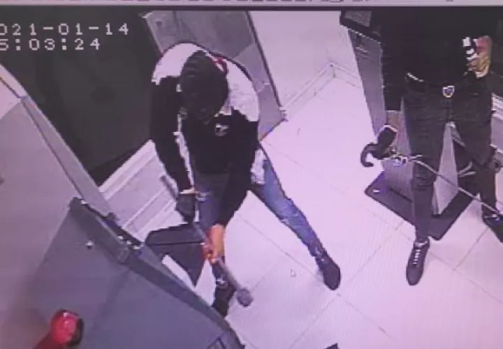 Una fotografía del video de una cámara de vigilancia muestra que el hurto se ejecutó  este jueves 14 de enero. 