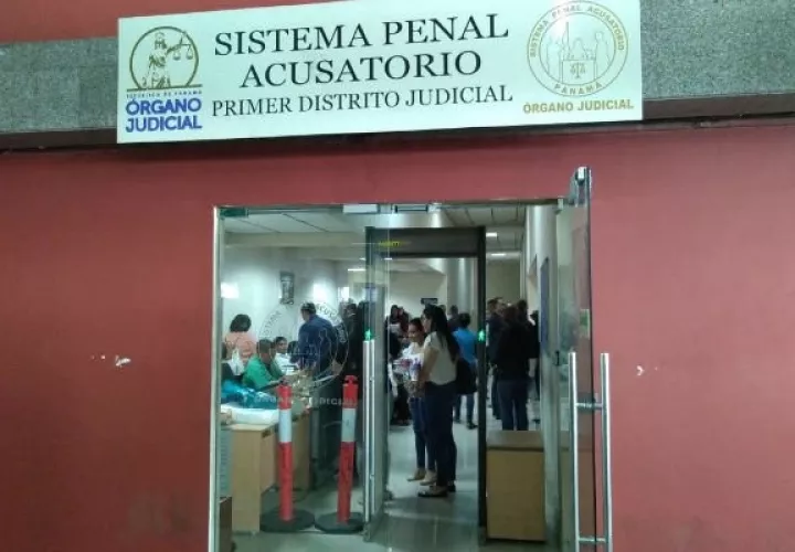 En una audiencia desarrollada en las instalaciones del Sistema Penal Acusatorio (SPA) de Plaza Ágora este jueves, 28 de enero de 2021, la Juez de Garantías, tomó la decisión, luego de escuchar los argumentos tanto del Ministerio Público como de las Defensas.