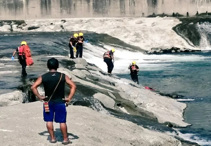 Se conoció que el joven fue identificado como Fermin Ábrego, quién presuntamente se bañaba en este afluente cuando perdió la vida.